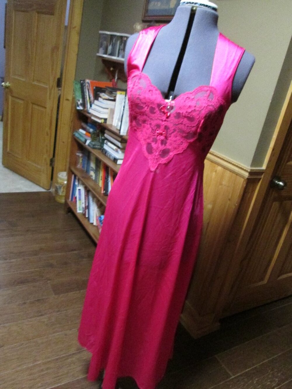 vtg soft moments of New york small glam nightgown lace bodice pink flowing gown